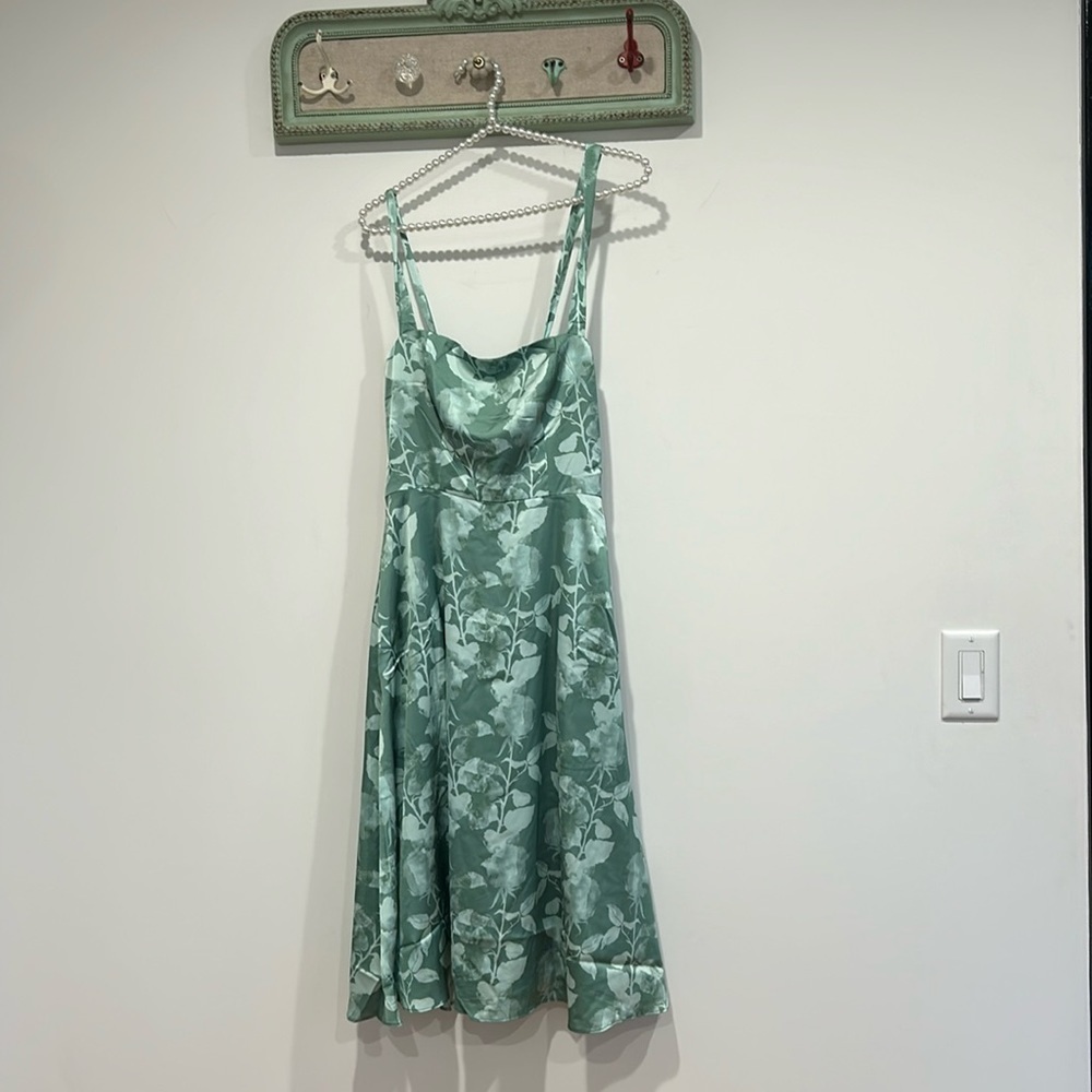 New ModCloth x Hutch sage seafoam green floral Fit and Flare Dress midi size 2